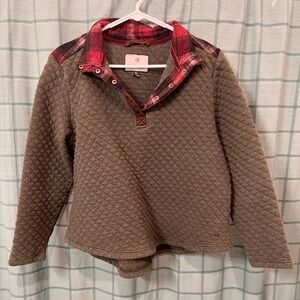 Quilted pullover sweatshirt